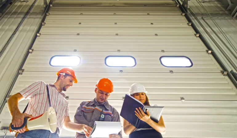 С окнами С окнами