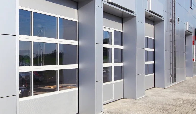 С боковой дверью С боковой дверью